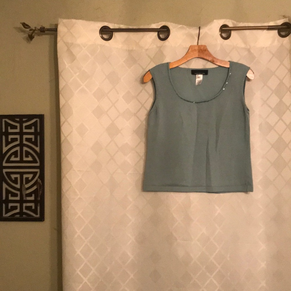 🌵Jones New York top with bead trim - Picture 2 of 3